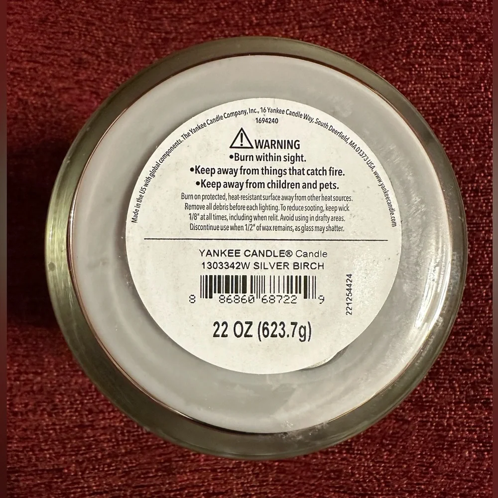 New Yankee Candle Silver Birch - Picture 3 of 3